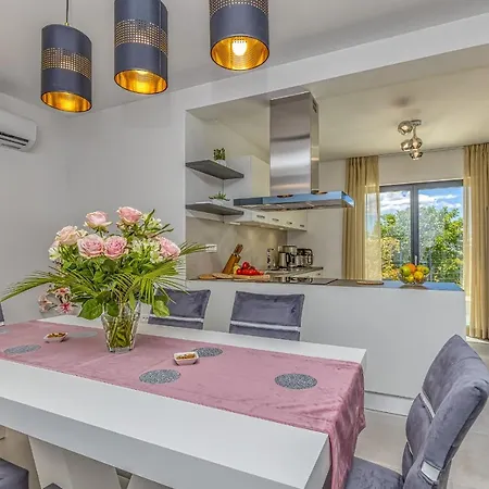 וילה Istria Vabriga Tar-Vabriga