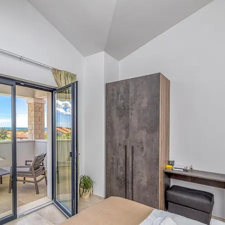 Istria Vabriga וילה *